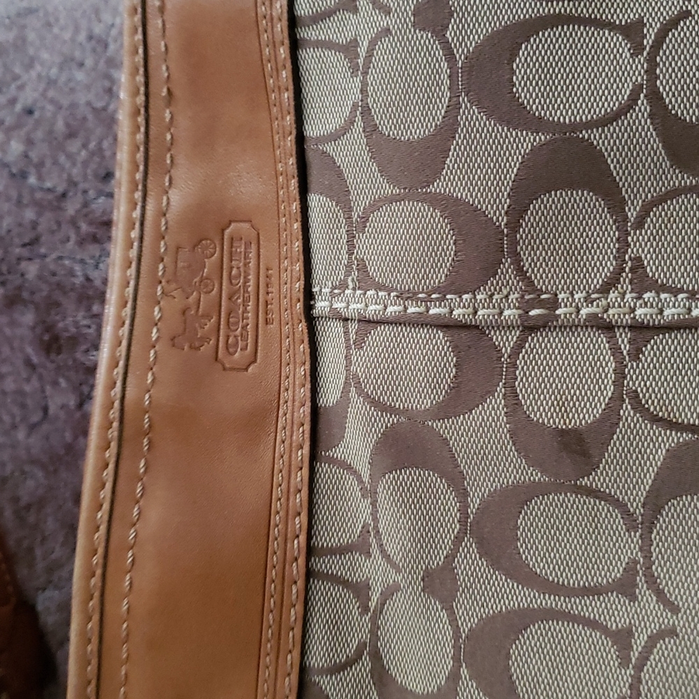 Coach bag 8 by 10 great condition - Picture 2 of 5